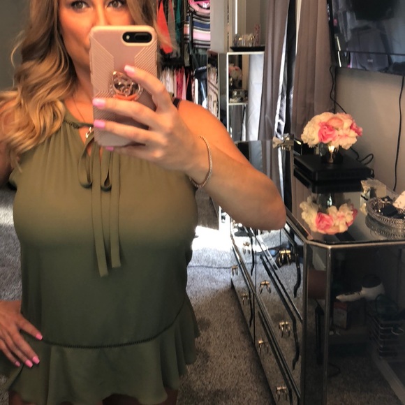 Sleeveless blouse - Picture 2 of 2